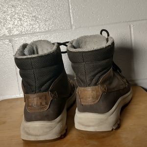 helly hansen mens winter boots